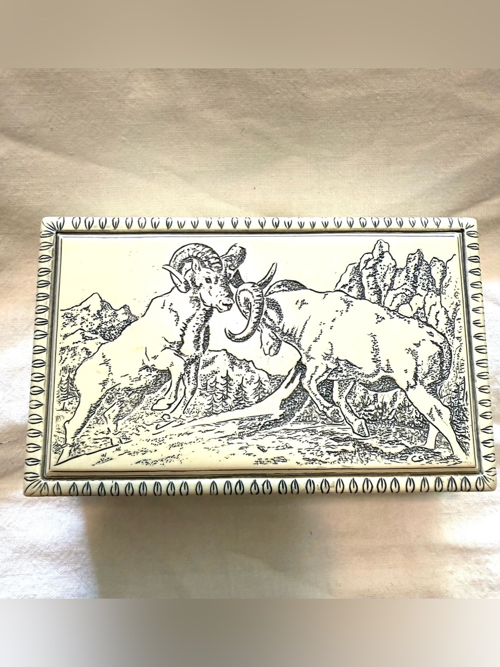 Vintage Canadian Made Bighorn Sheep Trinket Box – Clashing Rams Wildlife Art